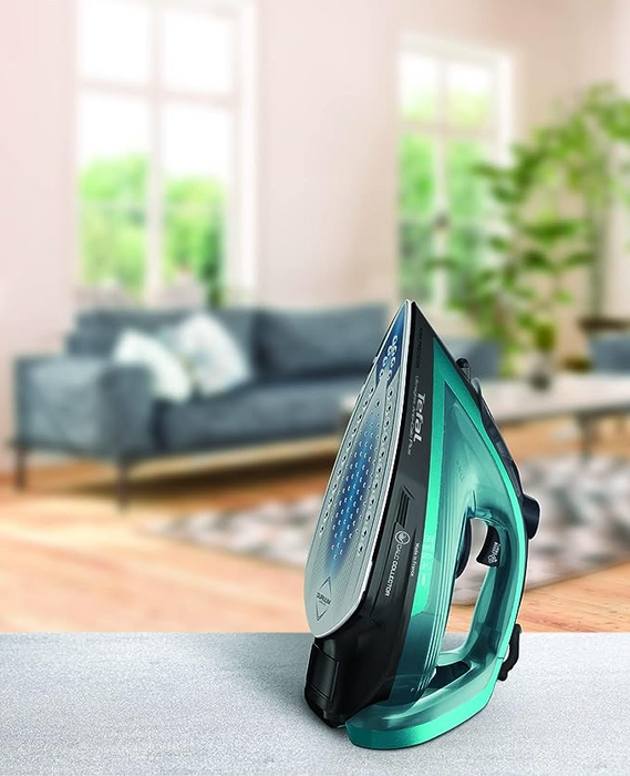 Tefal Ultragliss Plus Steam Iron 2800W